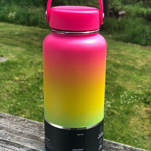 Limited Edition Hydro Flask Hawaiian Rainbow - Picture 3 of 6